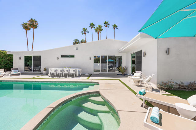 1160 E Marion Way, Palm Springs CA: https://media.crmls.org/mediaz/cfec8abd-a83f-4a4a-8ec9-64a2abfdd5a2.jpg