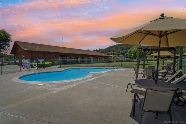 28890 Lilac Rd, Valley Center CA: https://media.crmls.org/mediaz/cfed3a74-57fa-4066-b41f-e7d763907621.jpg