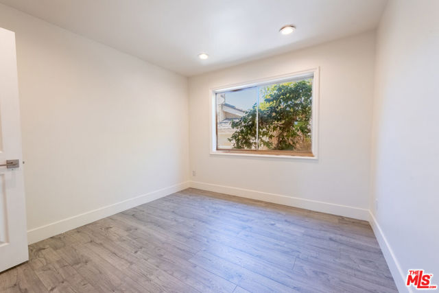 3650 Sapphire Drive, Encino CA: https://media.crmls.org/mediaz/cfed68b4-9280-476c-adc4-d1d62557cdfa.jpg