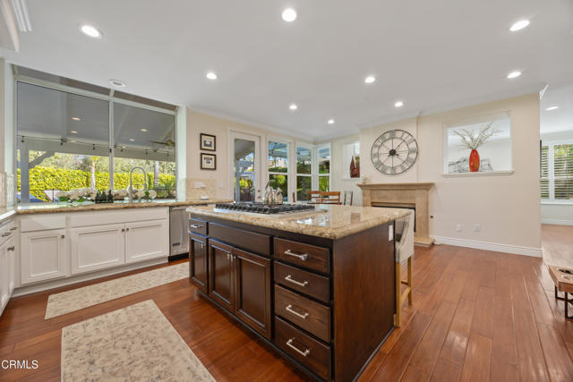 Detail Gallery Image 13 of 62 For 190 Golden Glen Dr, Simi Valley,  CA 93065 - 5 Beds | 4 Baths