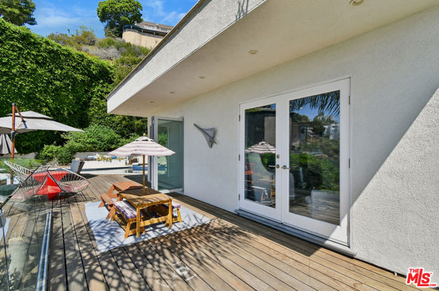 2137 Sunset Plaza Dr. photo 40