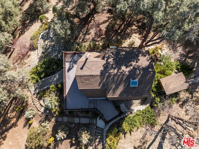 2222 Gimmewald Place, Pine Mountain Club CA: https://media.crmls.org/mediaz/cfedc73e-2e8c-4d5c-a292-2d737dcb7b68.jpg