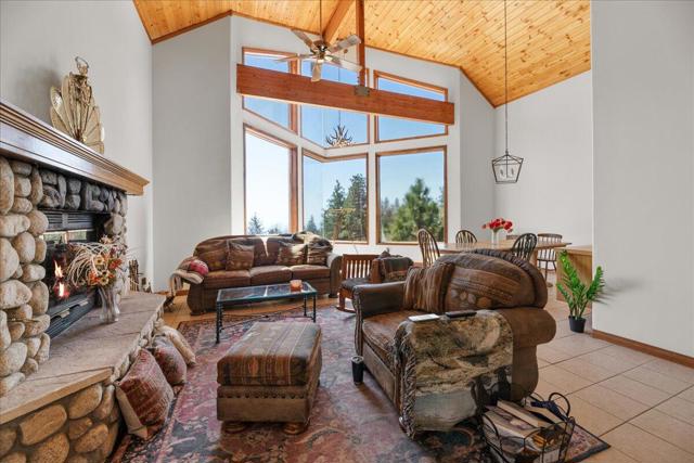 30097 Enchanted Way, Running Springs CA: https://media.crmls.org/mediaz/cfedd65b-08d3-4b6a-9bc4-bce3cfe28187.jpg