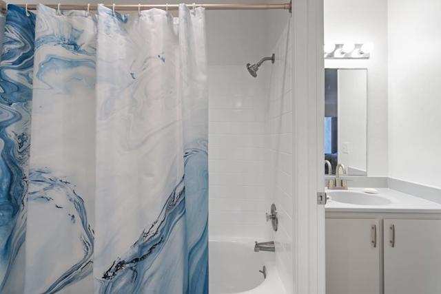 2101 Shore Line Drive, Alameda CA: https://media.crmls.org/mediaz/cfee141c-16dc-416e-ab92-bb00b82d7668.jpg