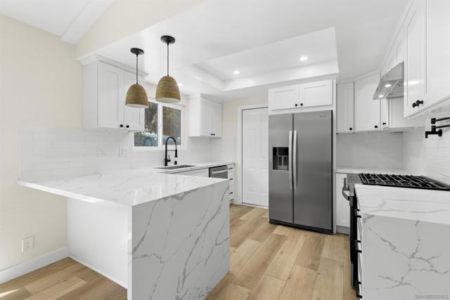 1217 Monte Vista Dr, Vista CA: https://media.crmls.org/mediaz/cfeec6ba-e9bd-4280-8aa0-7f2e7df5a589.jpg