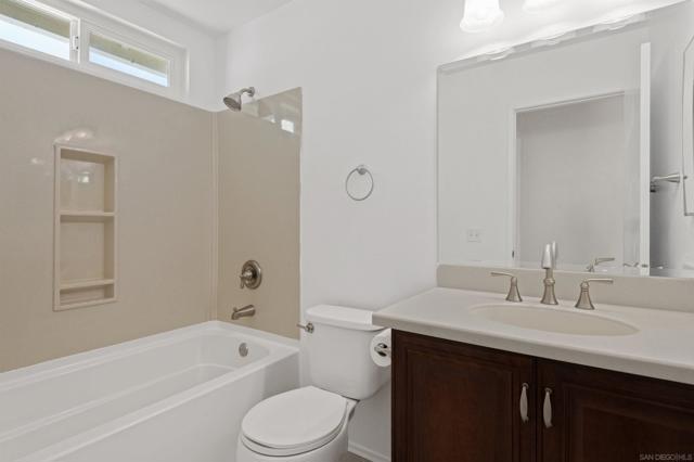 40998 Promenade Chardonnay Hls, Temecula CA: https://media.crmls.org/mediaz/cfefc7f0-c43d-4a7c-b67d-4ccb54087e0d.jpg