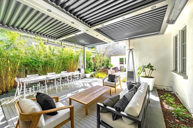 2101 Valparaiso Avenue, Menlo Park CA: https://media.crmls.org/mediaz/cff24b9a-04d4-4b12-9c44-b5954933c5b1.jpg