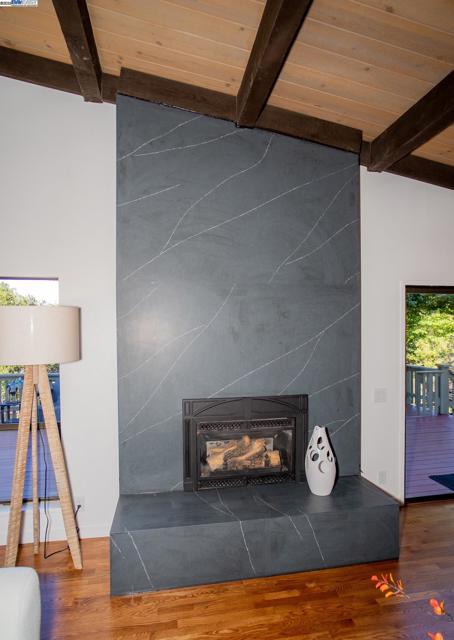 4732 Mira Vista Drive, Castro Valley CA: https://media.crmls.org/mediaz/cff285a0-7a3d-4ff3-bacb-1c92a57b3d13.jpg