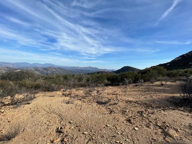 17441 Dos Picos Park Road, Ramona CA: https://media.crmls.org/mediaz/cff2f90e-22d1-4f27-aead-21fca0e3bde6.jpg