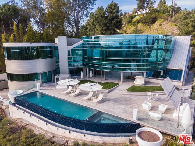 1169 Loma Linda Drive, Beverly Hills CA: https://media.crmls.org/mediaz/cff39d39-9126-4a26-b73d-b923006afae0.jpg