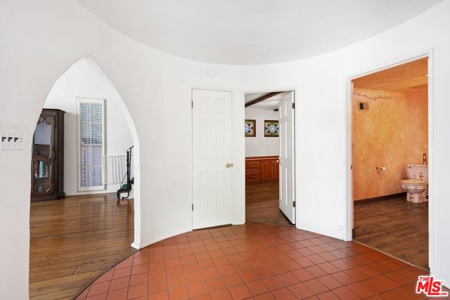 443 South Peck Drive photo 3