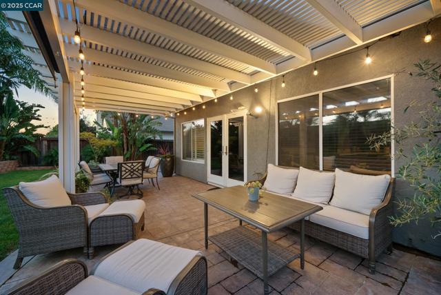 4813 Carrington Dr, Oakley CA: https://media.crmls.org/mediaz/cff4444c-4444-4366-8cd5-e4b14c5bff0e.jpg