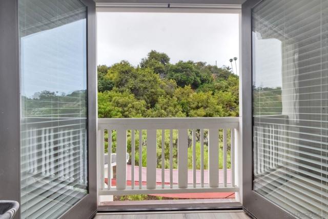 1103 Makena Way, Oceanside CA: https://media.crmls.org/mediaz/cff4c8f5-455c-4c7d-b786-3529c336ed39.jpg