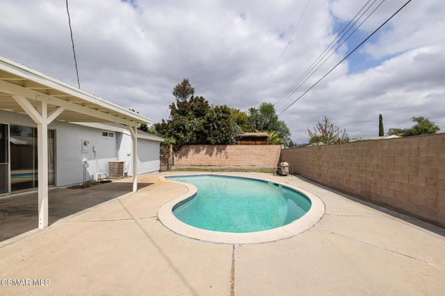 1620 Spence Street, Simi Valley CA: https://media.crmls.org/mediaz/cff5a897-9111-43de-97b9-d96c76d49e58.jpg