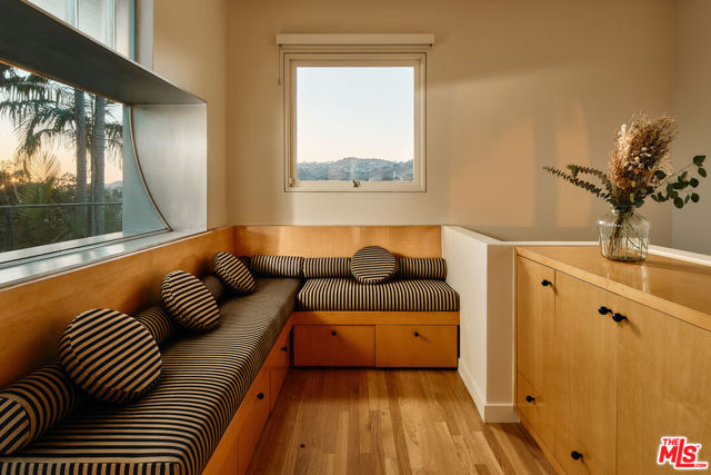 2250 El Contento Drive, Los Angeles CA: https://media.crmls.org/mediaz/cff62c64-4d52-48c1-a13f-c4f72d732655.jpg