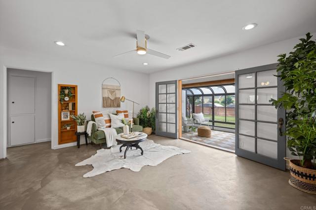 Detail Gallery Image 1 of 1 For 1918 S Freeman St, Oceanside,  CA 92054 - 4 Beds | 4 Baths