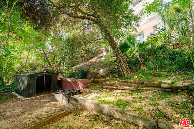 2388 Kimridge Road photo 48