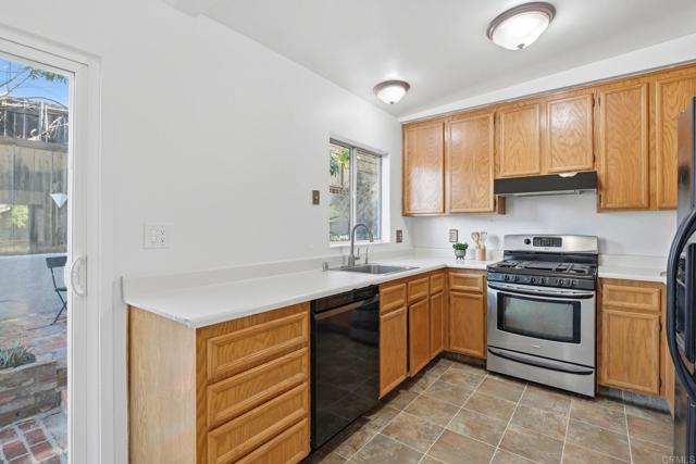 Detail Gallery Image 8 of 28 For 12307 Lemon Crest Dr, Lakeside,  CA 92040 - 3 Beds | 2 Baths