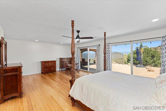 20403 Rancho Villa Rd, Ramona CA: https://media.crmls.org/mediaz/cff86376-476a-4d99-b6d7-94e7379b118a.jpg