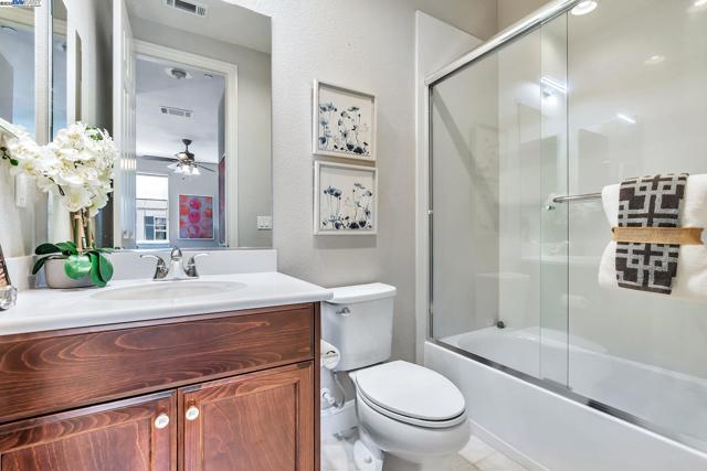 1038 S Monarch, San Ramon CA: https://media.crmls.org/mediaz/cff8c4d1-832a-48ce-972c-810fef725896.jpg