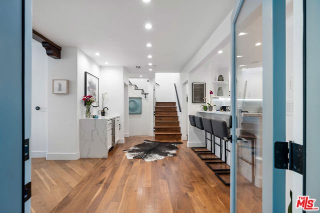 8701 Wonderland Park Avenue, Los Angeles CA: https://media.crmls.org/mediaz/cff8cfab-204b-4789-b273-89456bf8e009.jpg