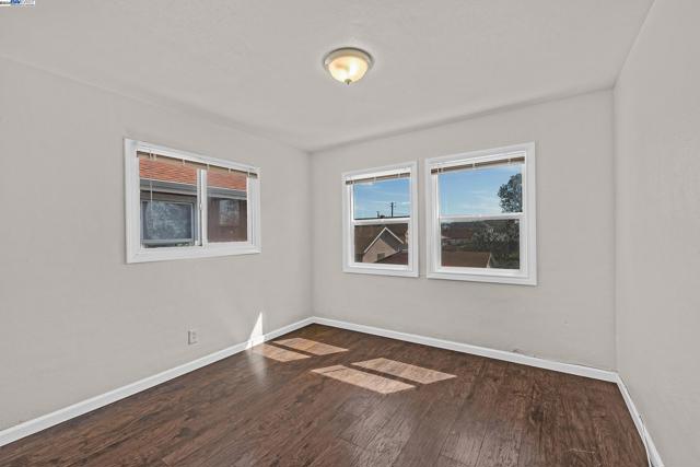 1700 40Th Ave, Oakland, California 94601, 4 Bedrooms Bedrooms, ,2 BathroomsBathrooms,Single Family Residence,For Sale,40Th Ave,41056763