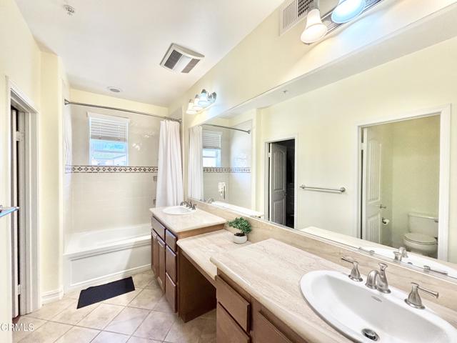 1430 Windshore Way, Oxnard CA: https://media.crmls.org/mediaz/cff9216f-98eb-4c47-b2ed-5941aa48e538.jpg