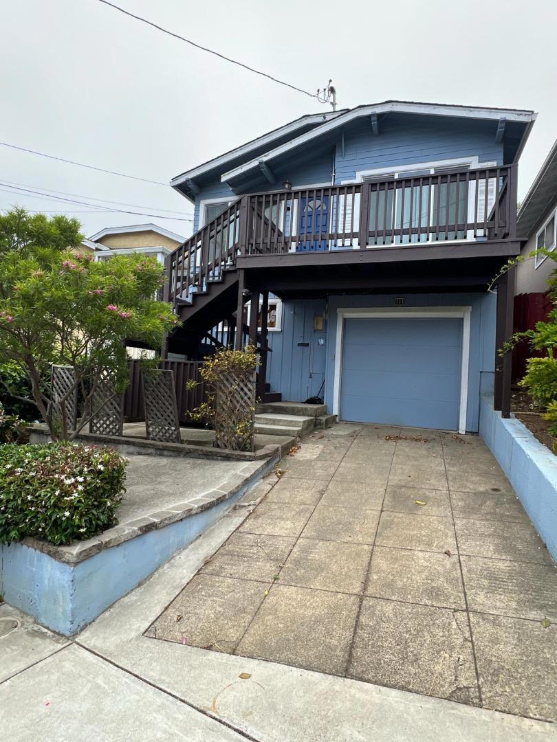 111 Chapman Avenue
