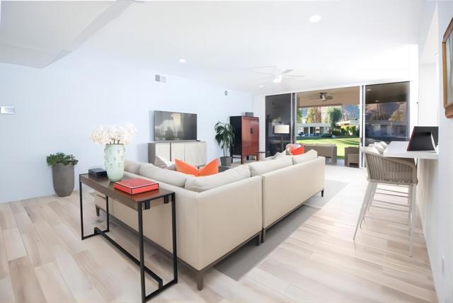 71 Westlake Circle, Palm Springs CA: https://media.crmls.org/mediaz/cffb0739-dae9-4401-bfbe-70b1d9d7c8f6.jpg