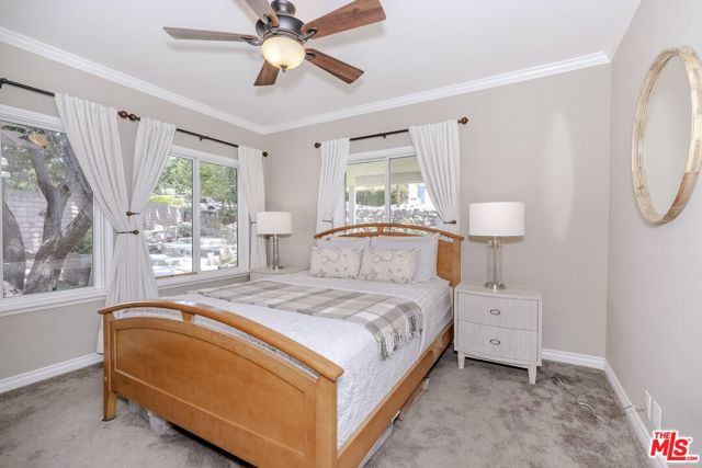 2916 Henrietta Avenue, La Crescenta CA: https://media.crmls.org/mediaz/cffbaecc-5f79-4fa1-a08f-9ba437dc08c8.jpg