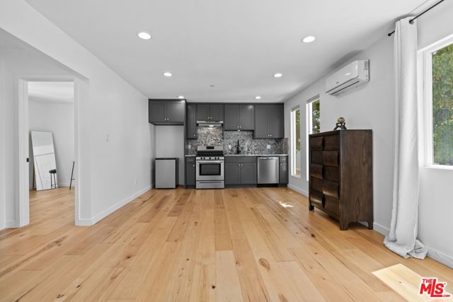 3170 Glenmanor Place, Los Angeles CA: https://media.crmls.org/mediaz/cffce38f-4355-45e9-ac0a-46942e57e254.jpg