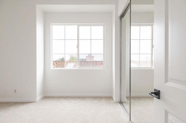 4080 Front St, Mission Hills (San Diego) CA: https://media.crmls.org/mediaz/cffd0bd9-f4ad-4e64-9c3a-a199f8fbe203.jpg