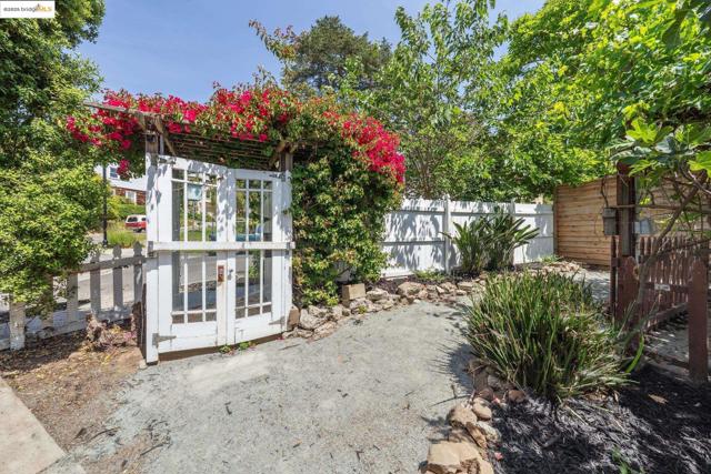 30 Benson Ave, Vallejo CA: https://media.crmls.org/mediaz/cffd1ba1-16ee-40c8-8dfc-de1401d9d553.jpg