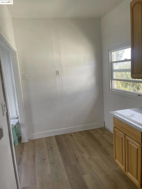 2212 17Th Ave, Oakland CA: https://media.crmls.org/mediaz/cffd3729-624e-43f8-a53e-2c2236ed01b2.jpg