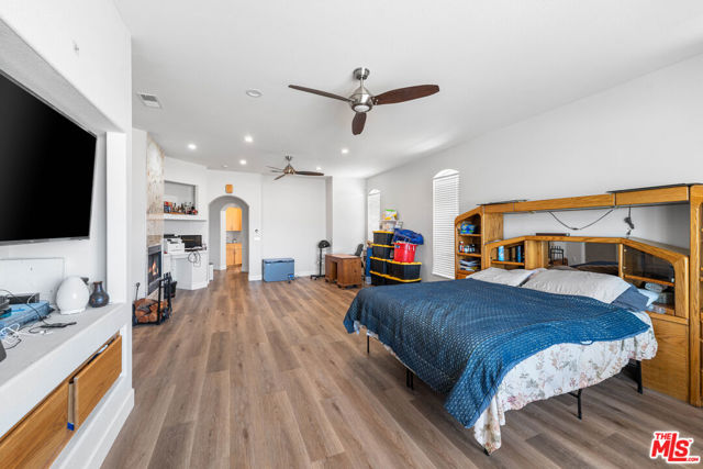 42094 W 21st Street, Lancaster CA: https://media.crmls.org/mediaz/cffda1f1-648e-4453-b1db-2ec5abd0f846.jpg