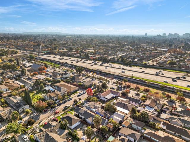 1539 E San Fernando Street, San Jose CA: https://media.crmls.org/mediaz/cffdce5a-6e24-4e4a-8371-34b8506d4ae8.jpg