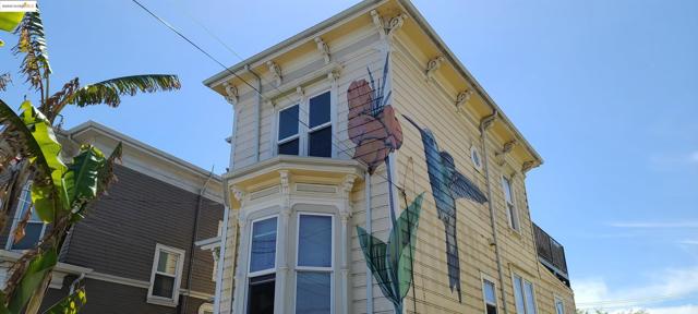 2825 Market St, Oakland CA: https://media.crmls.org/mediaz/cffe2177-b788-4ee4-b266-a81057448df6.jpg