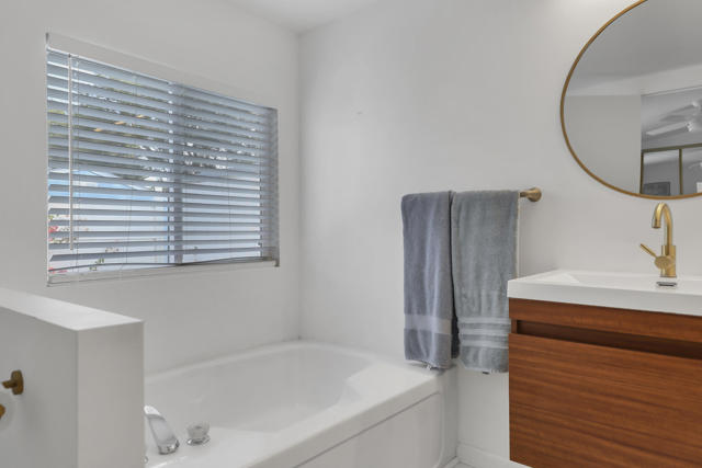 49305 Highway 74, Palm Desert CA: https://media.crmls.org/mediaz/cffed3e1-bf57-4d35-af93-22eeee4e4b96.jpg