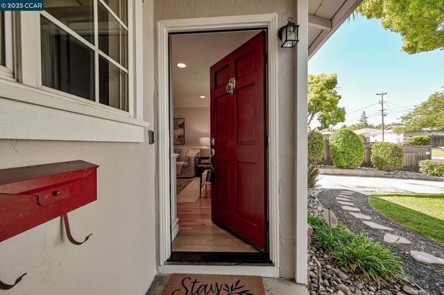 427 Dale Rd, Martinez CA: https://media.crmls.org/mediaz/cffee9bf-c56a-494b-ac52-4b4a30b2e11f.jpg