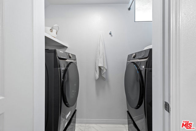 13044 Pacific, Playa Vista CA: https://media.crmls.org/mediaz/cfff6bcd-0553-4674-a50b-170a73dfe446.jpg