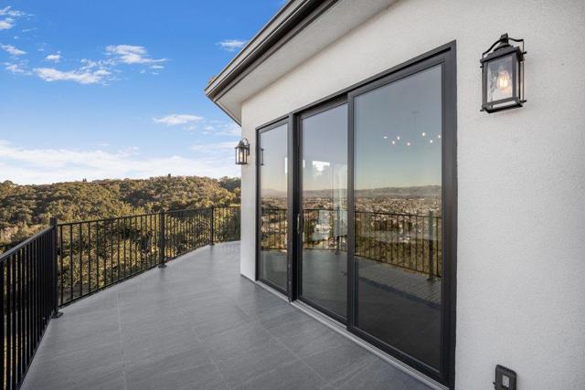 8772 Foxglove Court, Gilroy CA: https://media.crmls.org/mediaz/cfff9340-e07a-43bd-8931-8567bf95bbfa.jpg