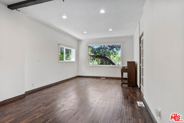 4713 Bedel Street, Woodland Hills CA: https://media.crmls.org/mediaz/cfffbc2e-1cd7-4e8a-8d30-2fef08590b3c.jpg