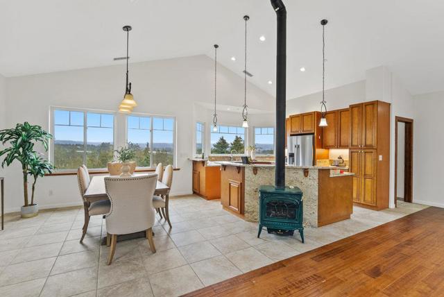 350 Windsong Way, Watsonville CA: https://media.crmls.org/mediaz/d0003756-b967-4a8e-a016-083b06488111.jpg