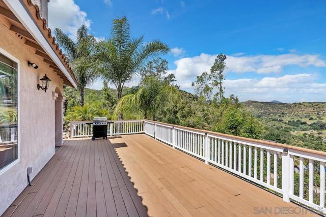 22318 Casa De Carol, Ramona CA: https://media.crmls.org/mediaz/d000d3ad-c83b-430c-8bdf-b3094c586f16.jpg