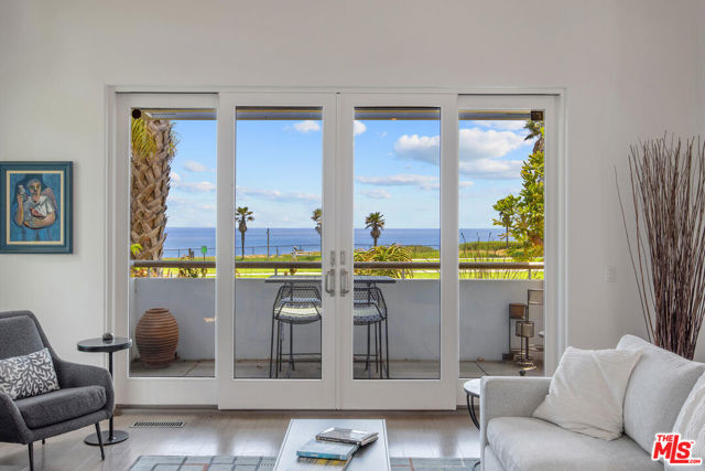1312 Shoreline Drive, Santa Barbara CA: https://media.crmls.org/mediaz/d002f345-edd0-4c60-8152-6da7a291dd96.jpg