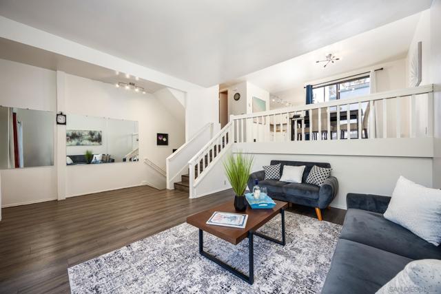 3236 Via Alicante, La Jolla CA: https://media.crmls.org/mediaz/d003a78b-d239-4027-a5f2-7db26b27d8f6.jpg