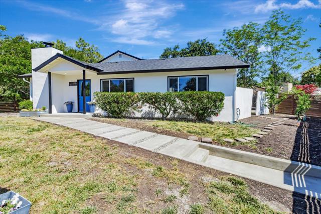 2698 Goodwin Avenue, Redwood City CA: https://media.crmls.org/mediaz/d003f653-a0fd-4764-b8db-c7b765cb40f7.jpg