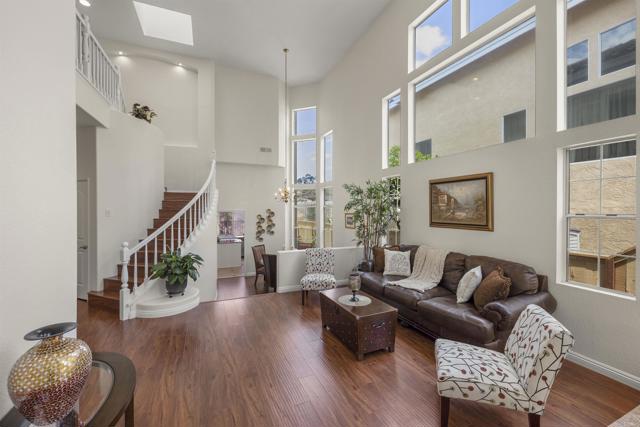 Detail Gallery Image 6 of 60 For 9432 Hito Ct, San Diego,  CA 92129 - 5 Beds | 3 Baths