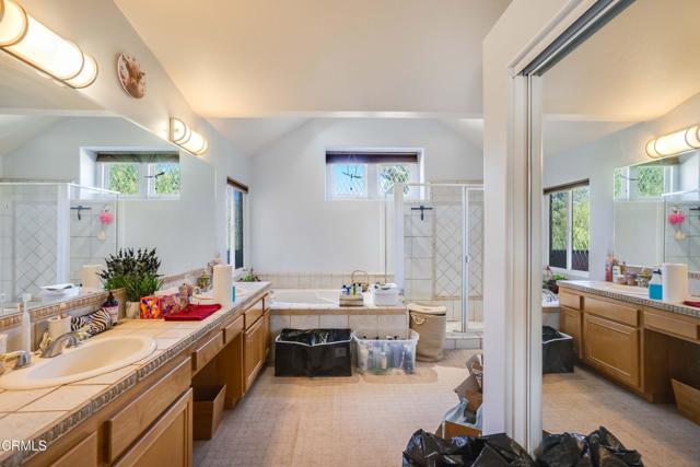 35135 Caprock Road, Santa Clarita CA: https://media.crmls.org/mediaz/d0042c5a-1054-4a7e-a8cf-f1e7ac0d4a91.jpg