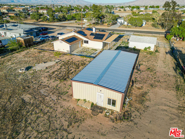 9256 6th Avenue, Hesperia CA: https://media.crmls.org/mediaz/d0046b64-e28b-4ee8-a713-ee74f75d9565.jpg